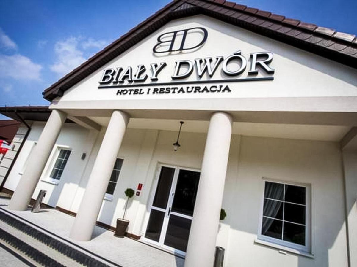 Bialy Dwor Bed & Breakfast Rychwal Exterior photo